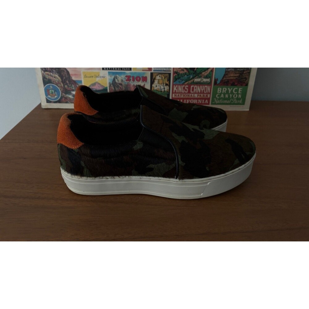 Slip on leather camu size 7